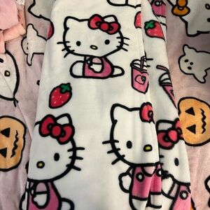 Hello kitty strawberry milkshake blanket